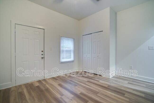 Building Photo - 5513 Victor St