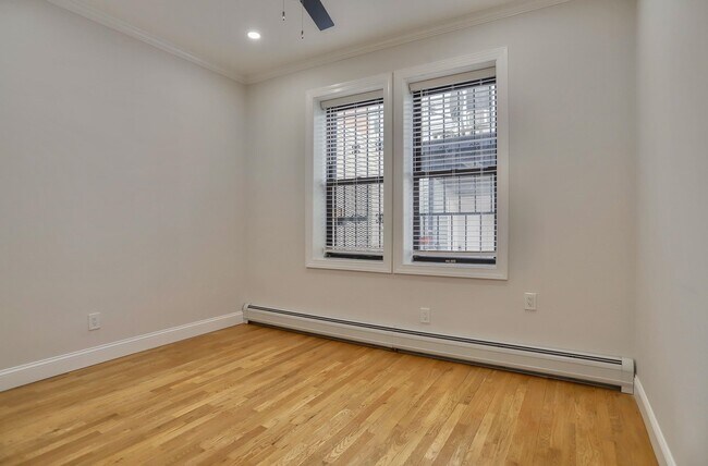 Building Photo - 915 Central Ave