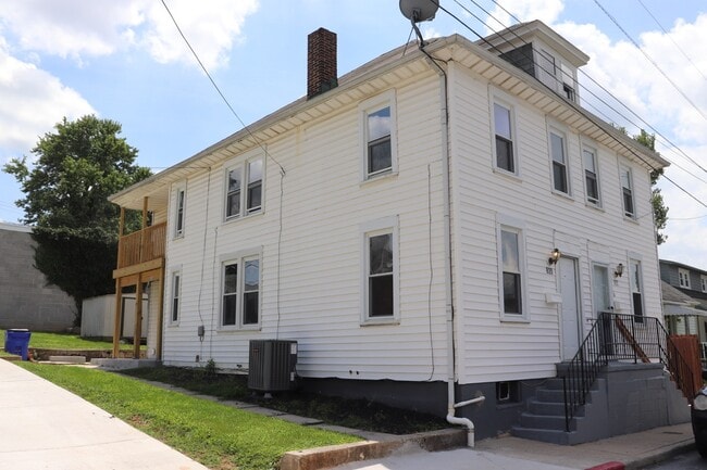 Building Photo - 820 Pine St