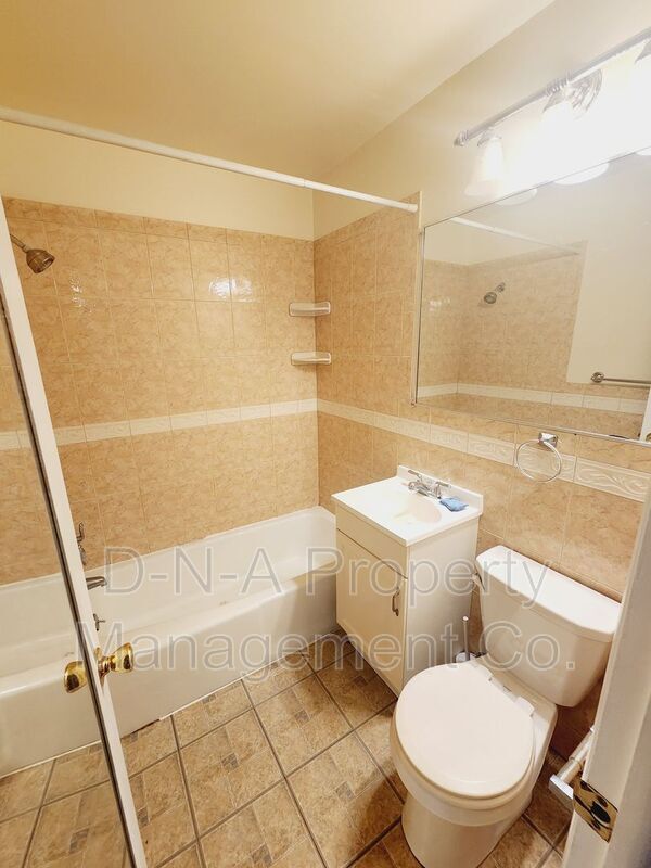 Building Photo - 1332 Dreher Ave