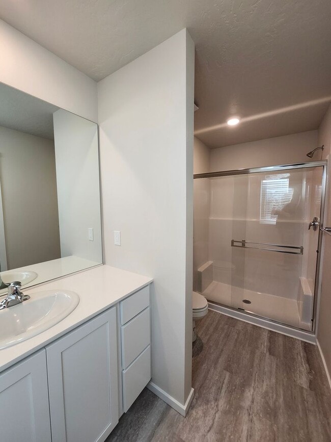 Building Photo - Beautiful & Brand New! 3 Bedroom, 2.5 Bath-Washer & Dryer Included!