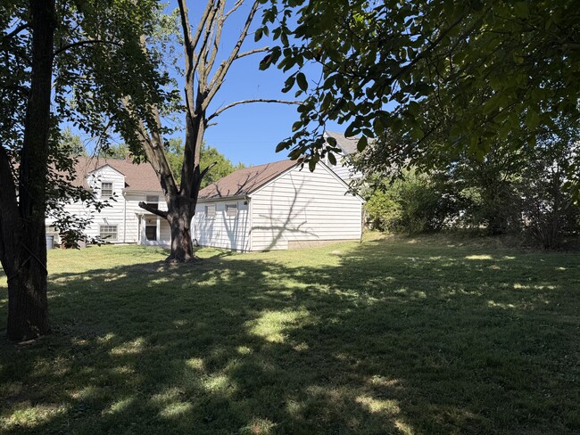 Building Photo - 1313 Carolina Ave