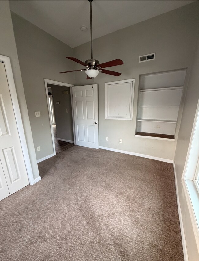 Building Photo - 405 S Boyd St