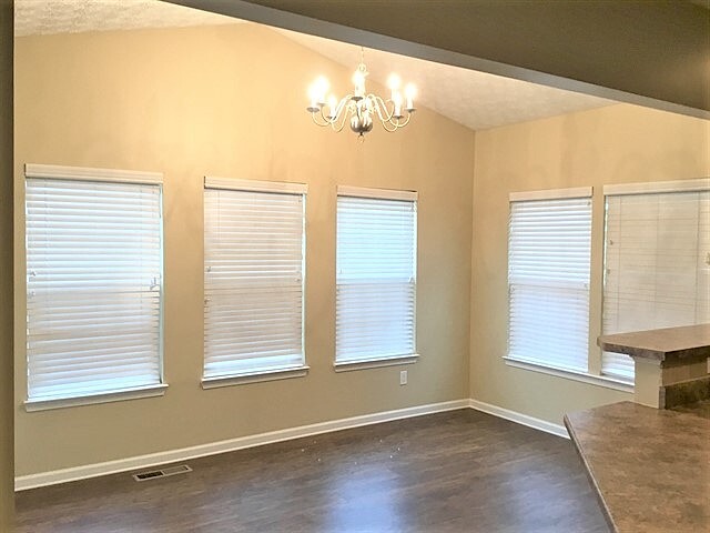 Building Photo - 1300 Wagy Sq