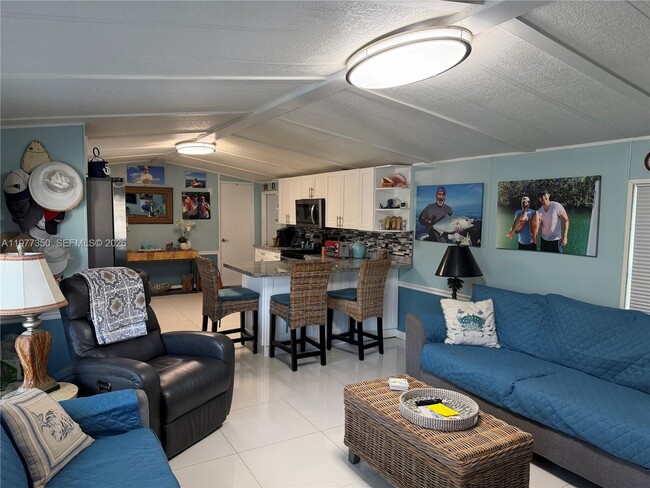 Building Photo - 212 Orchid St