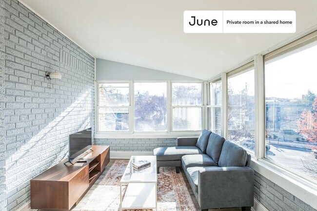 Building Photo - Room in Shared 7 bed/6 bath home