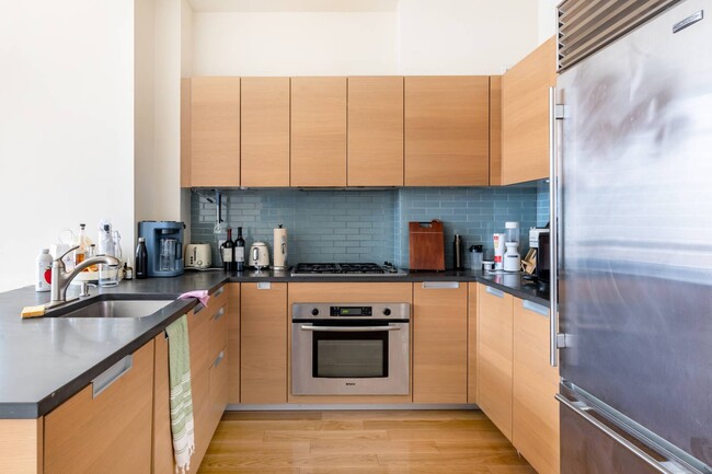 Building Photo - 310 W 52nd St