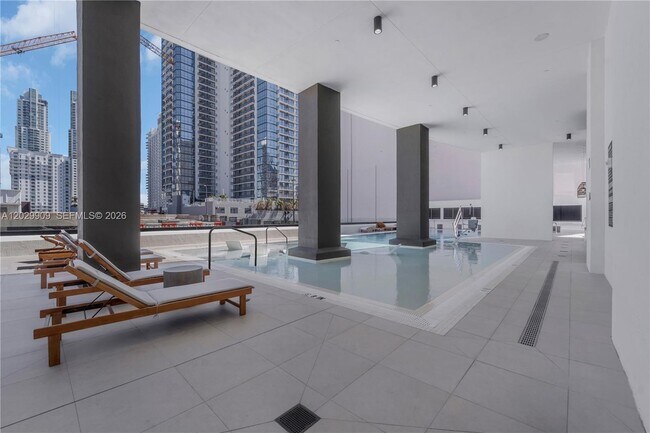 Building Photo - 225 N Miami Ave