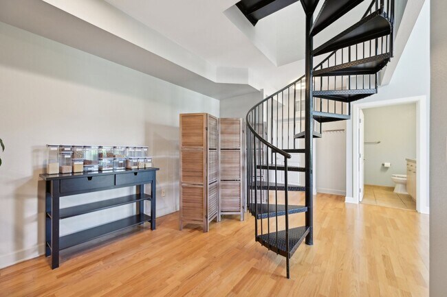 Building Photo - 5677 S Park Pl