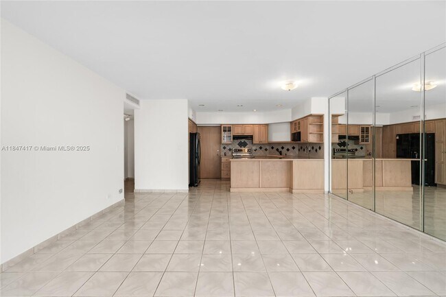Building Photo - 1408 Brickell Bay Dr