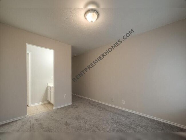 Building Photo - 9035 Melody Park Ln