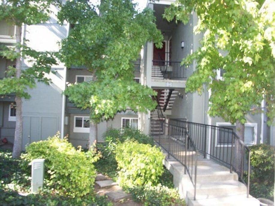 Building Photo - 4016 Farm Hill Blvd