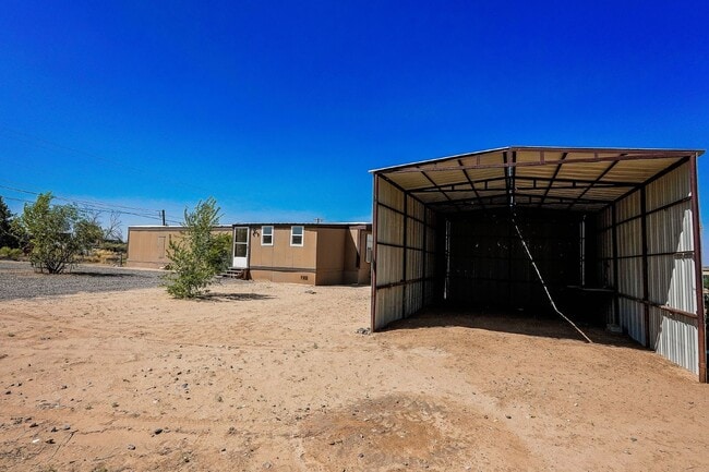 Building Photo - Spacious Mobile Home – Full Property Renta...