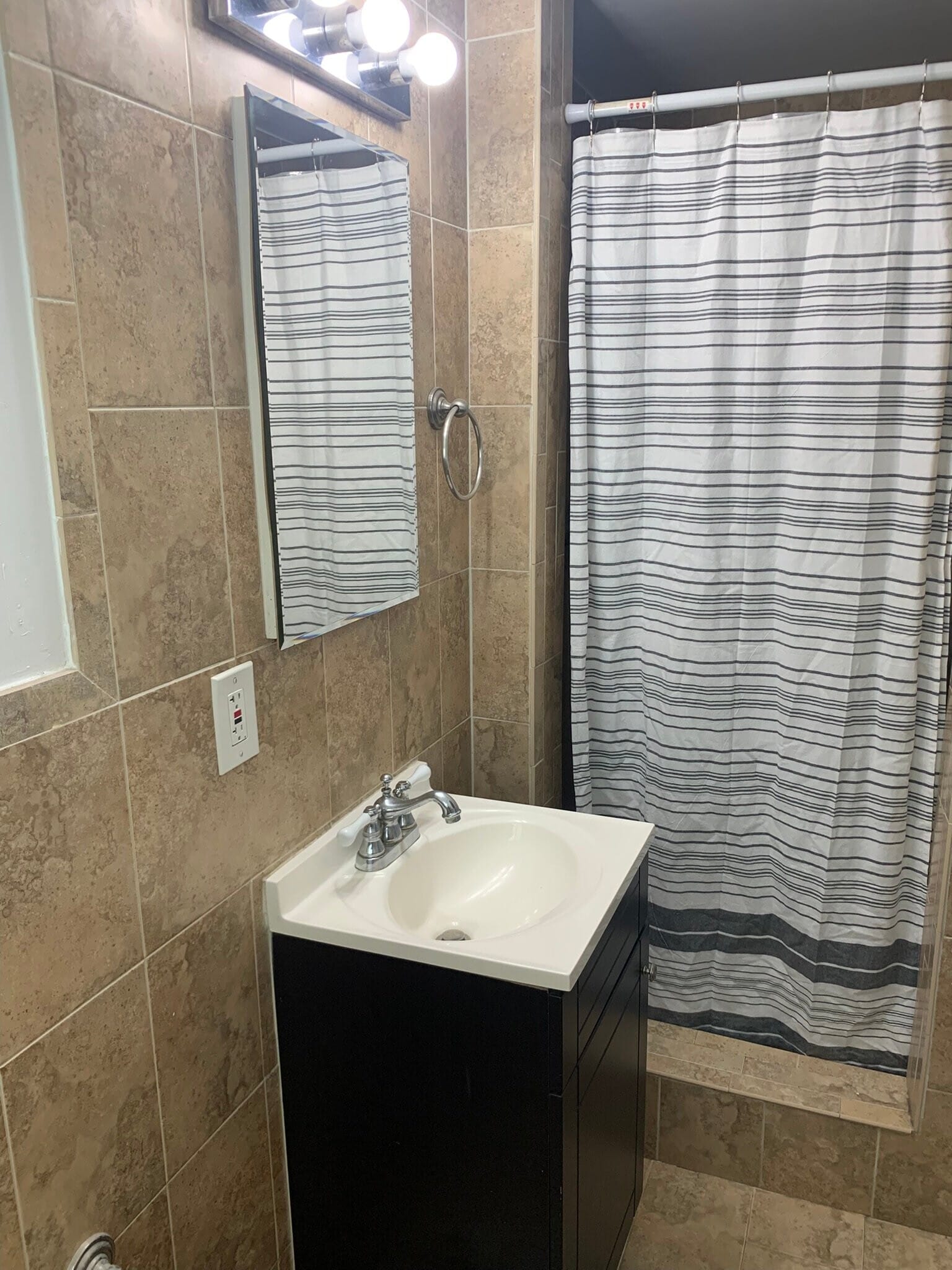 Building Photo - 1975 SW 17th Ct