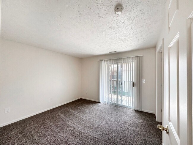 Building Photo - Minutes from Adrian College************** Massive 2 Bedroom 2 Bath*****************Rent $1,150/month