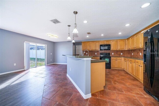 Building Photo - 337 Alfani St