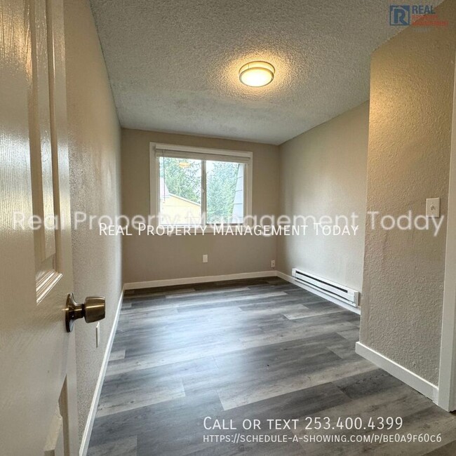 Building Photo - Newly Remodeled Apartment In Olympia!