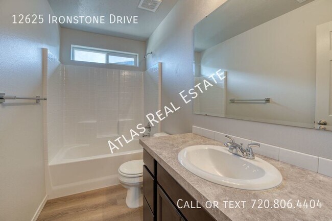 Building Photo - 4 WEEKS FREE RENT IF MOVED IN BY 4/15! Mod...