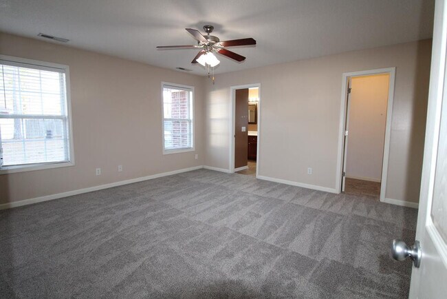 Building Photo - 280 Trillium Ln