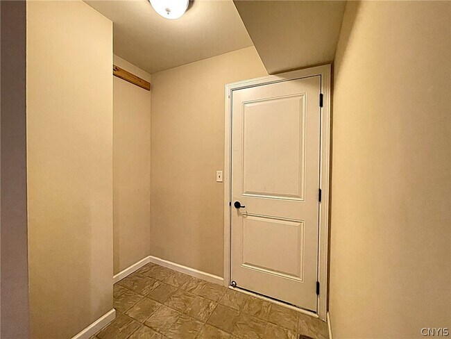 Building Photo - 113 Weeping Willow Way