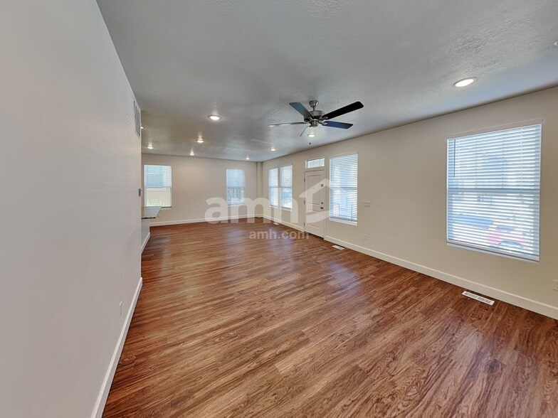 Building Photo - 11138 S Seagrass Dr