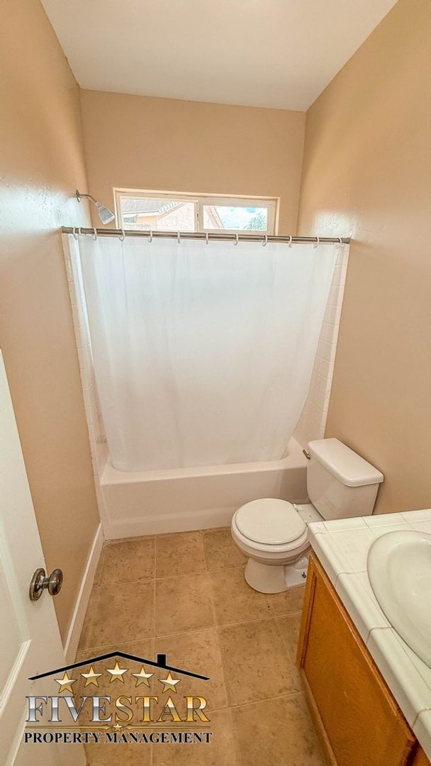 Building Photo - 1733 Pyxis St