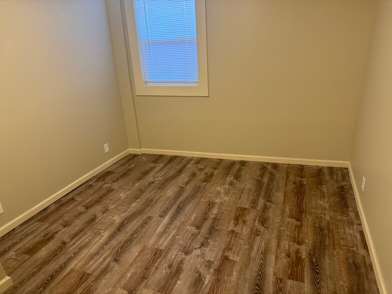 Building Photo - 4642 Bancroft Ave