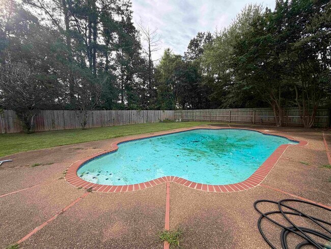 Building Photo - 956 Rolling Oaks Ln