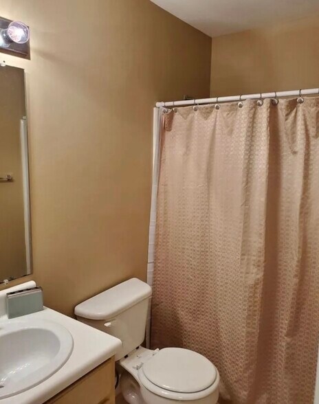 Building Photo - 1517 Regency Rd