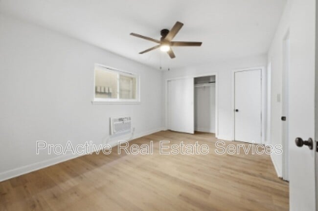 Building Photo - 2065 E Ocean View Ave