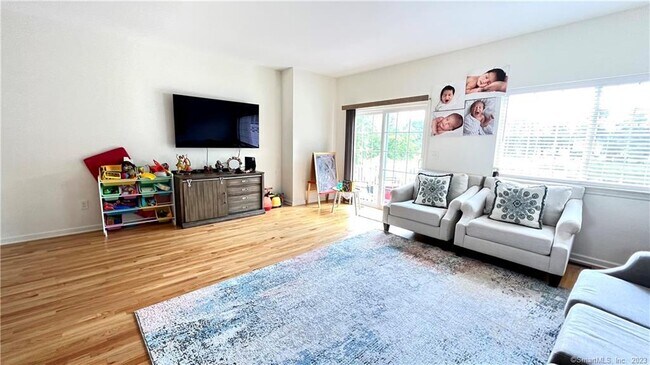 Building Photo - 116 Pepin Pl