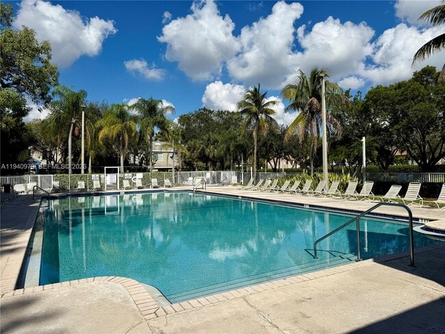 Building Photo - 7886 Dixie Beach Cir