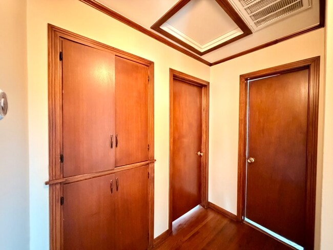 Building Photo - 4828 E 25th Pl