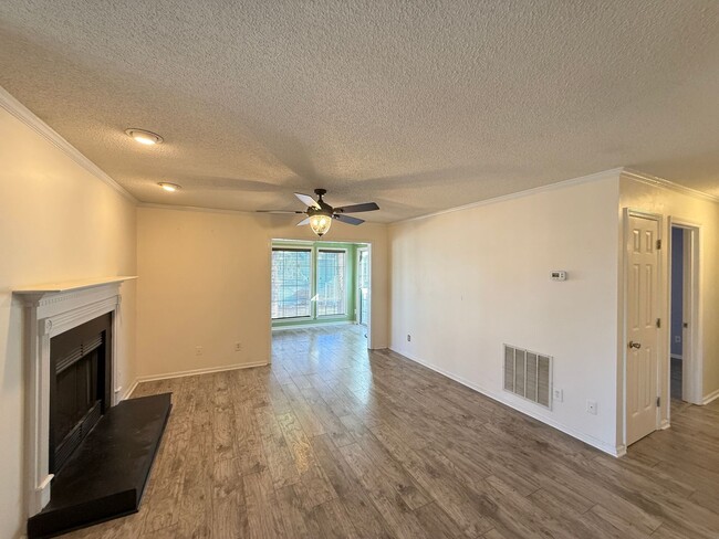 Building Photo - 671 Balfour Rd