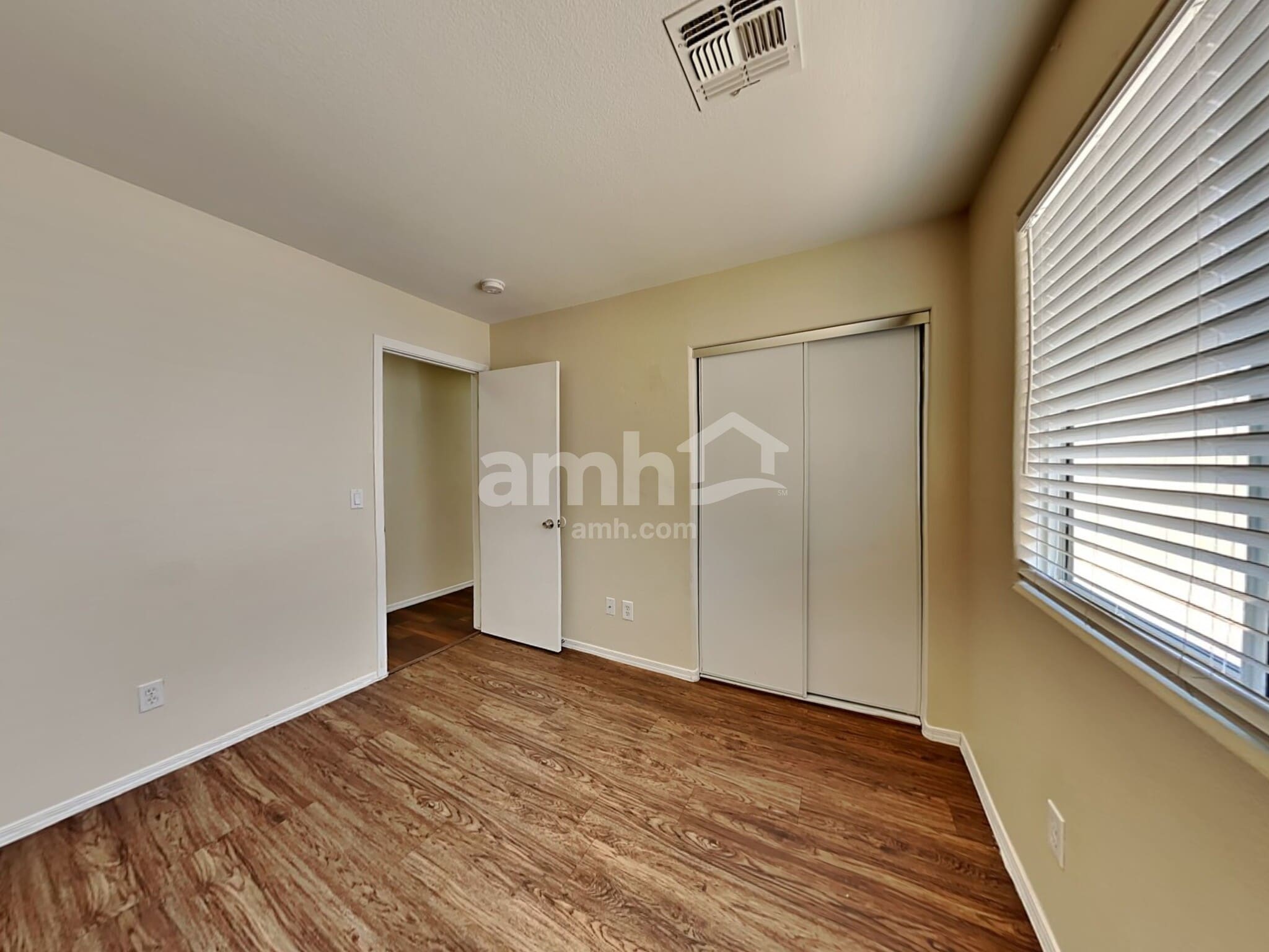 Building Photo - 8208 W Apache St