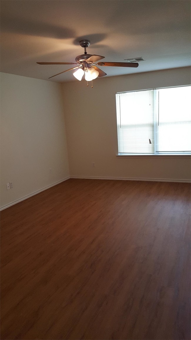 Building Photo - 940 Goldenrod St