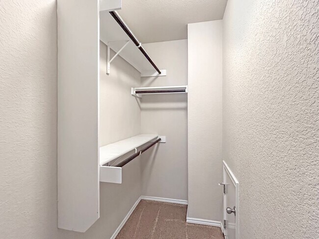 Building Photo - 5BR in Wildhorse | Great Layout + Greenbelt Views