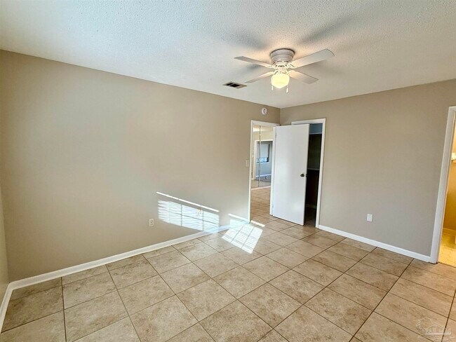 Building Photo - 540 El Matador Trail