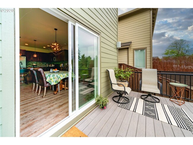 Building Photo - Beautiful Beaverton 4 Bed 2.5 Bath include...