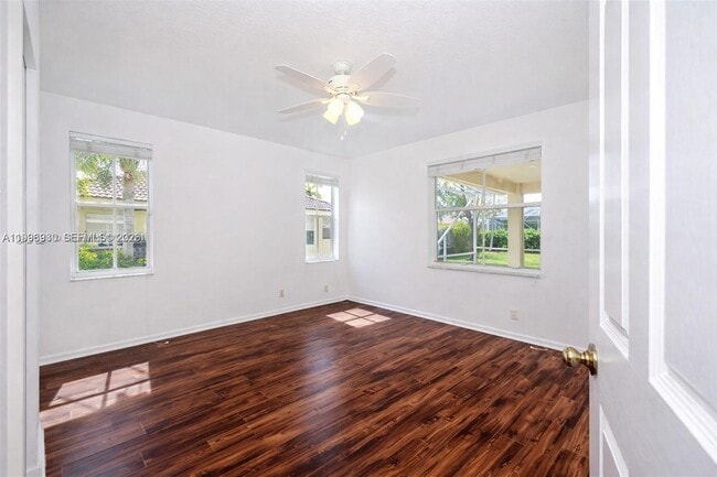 Building Photo - 1877 Aspen Ln