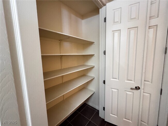 Building Photo - 2405 W Serene Ave