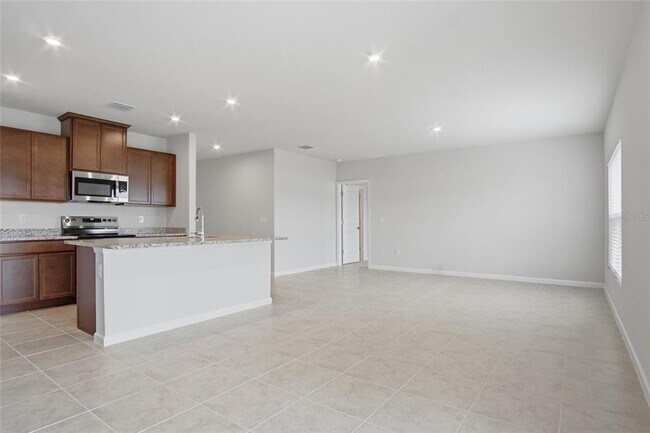 Building Photo - 724 Cantaberry Dr