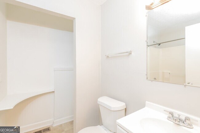 Building Photo - 8721 W Bourne Dr