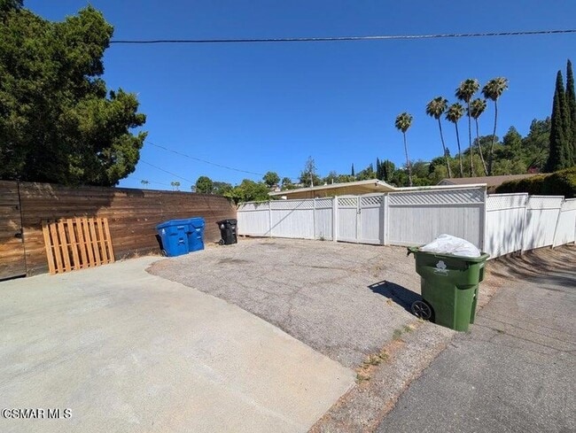 Building Photo - 22319 MacFarlane Dr