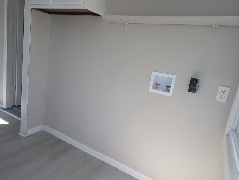 Building Photo - 500 Marion St