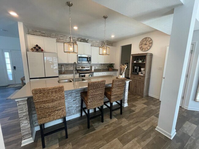 Building Photo - 10247 Caprock Canyon Dr