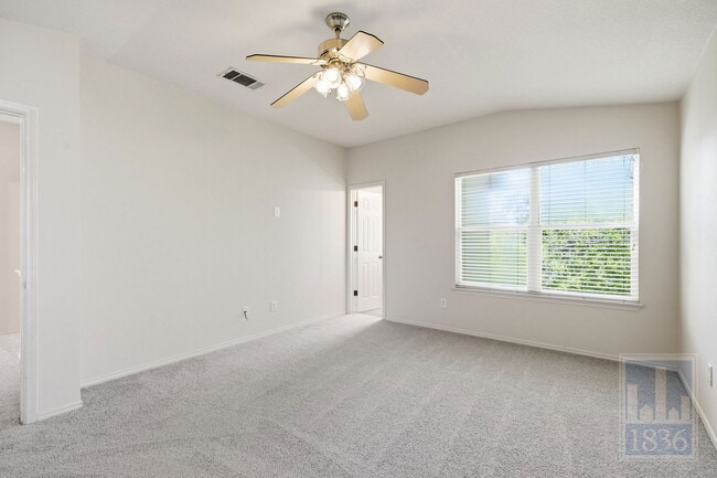 Building Photo - 10520 Fosseway Dr