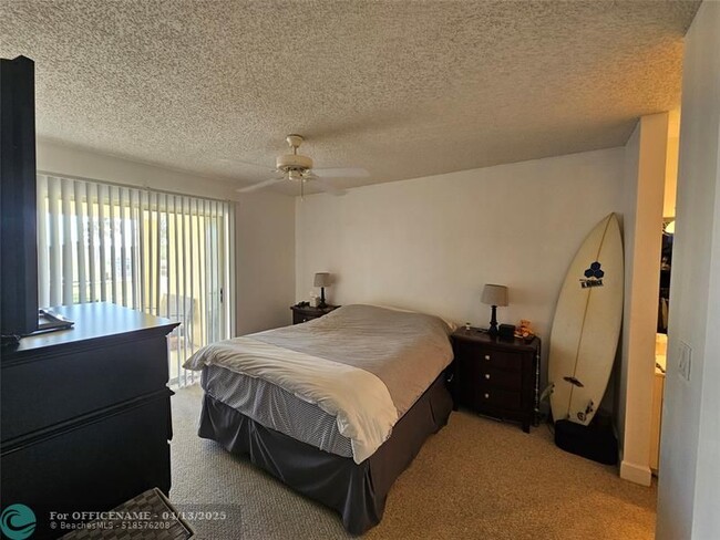 Building Photo - 6355 La Costa Dr