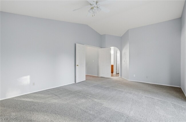 Building Photo - 2001 Madagascar Ln