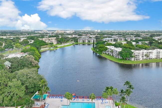 Building Photo - 9491 Evergreen Pl